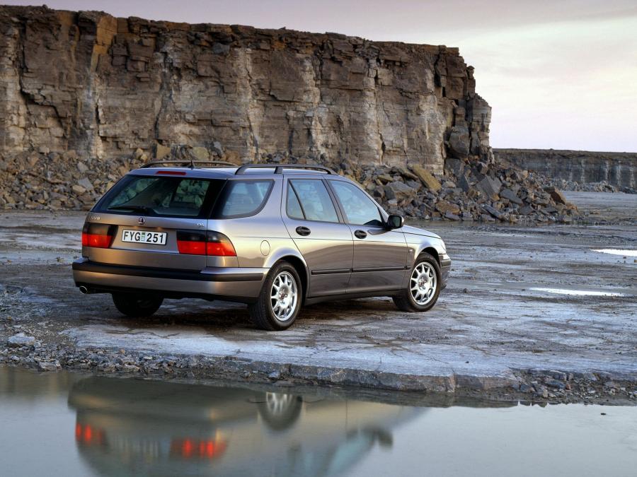  Saab 9-5 Wagon 1998 года  (фото 23 из 35)
